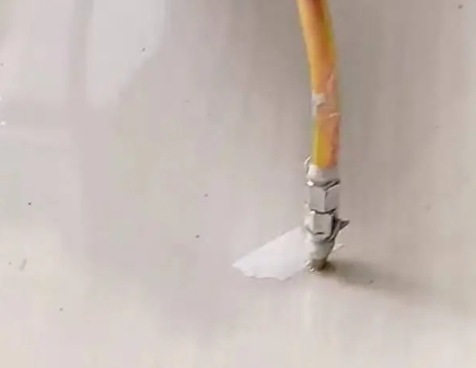 黄冈瓷砖空鼓维修公司专业解答在瓷砖铺贴过程中，如果使用的砂料过粗（如全部使用了粗砂），可能会导致以下问题